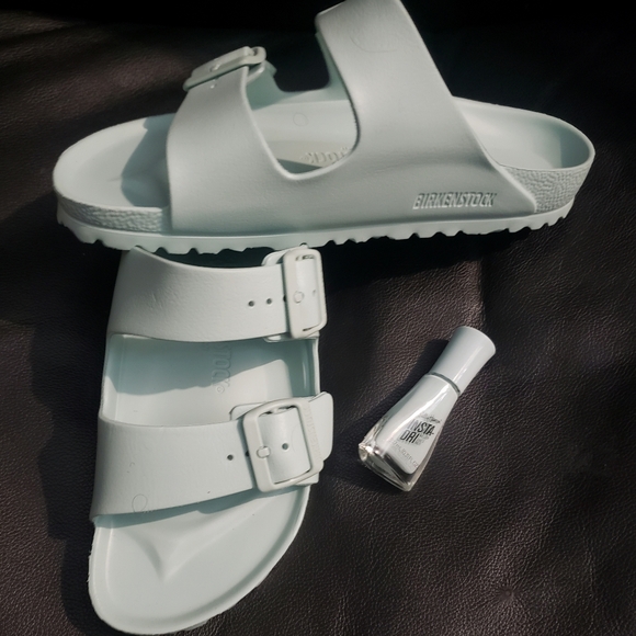 **SOLD**NEW | Size 38 L-8 M-5 | Pale Wintergreen | Free Matching Nail Polish - Picture 7 of 9